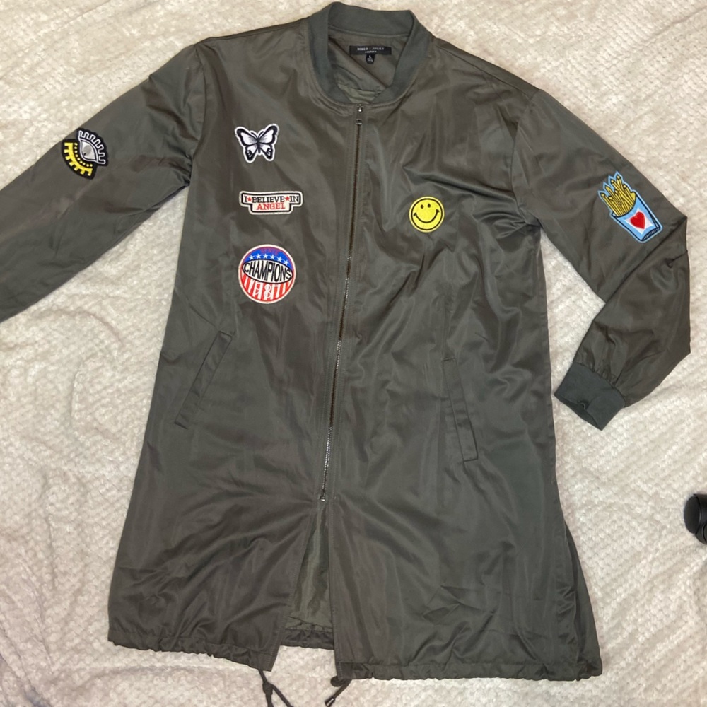Size: Large Women’s Jacket with Drawstring adjustable Bottom